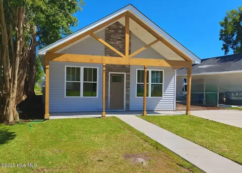 227 Hammond St, Winterville, NC 28590