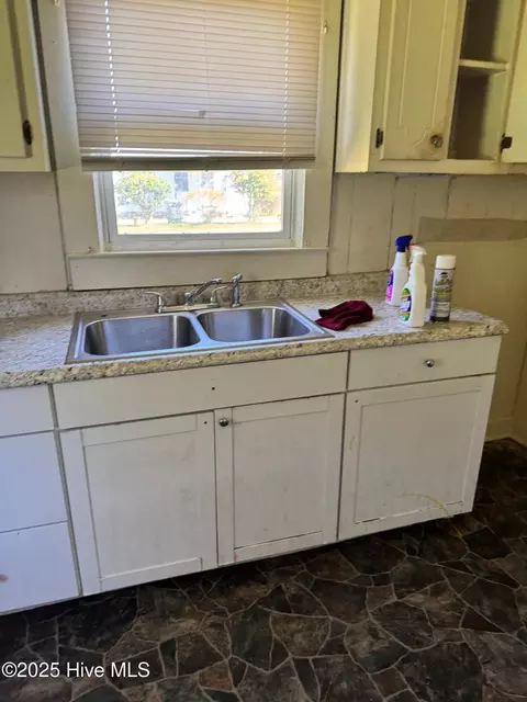 Kitchen - 4270 High St, Ayden, NC 28513 photo 2 of 2