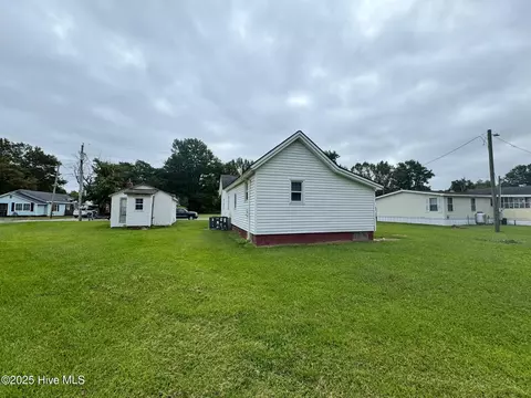 Exterior - 4270 High St, Ayden, NC 28513 photo 3 of 6