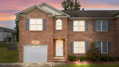 305 S Pointe Dr #A, Winterville, NC 28590