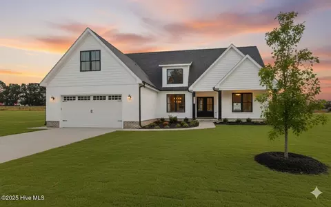 5141 Willows Edge Dr, Sims, NC 27880