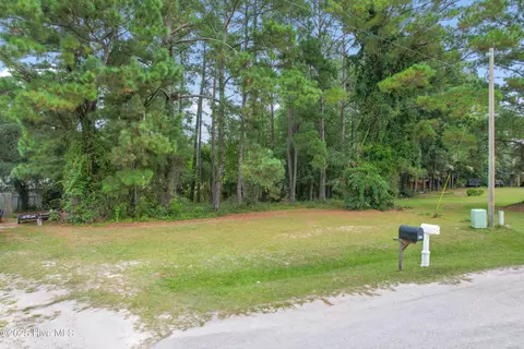 528 Mary Lou Ln SW, Supply, NC 28462