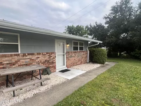 109 Cedar Ln #8, Cedar Point, NC 28584