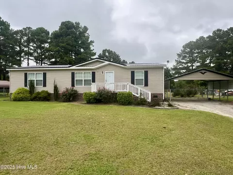 5741 Dean Dr, Washington, NC 27889