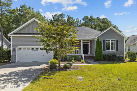 1206 Strange Ct, Morehead City, NC 28557