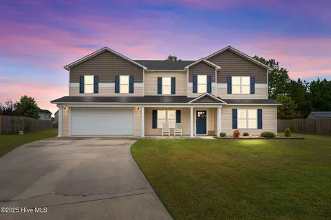 100 Forerunner Ct, New Bern, NC 28562