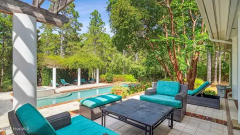 Exterior - 50 Cherry Hill Dr, Pinehurst, NC 28374 photo 9 of 31