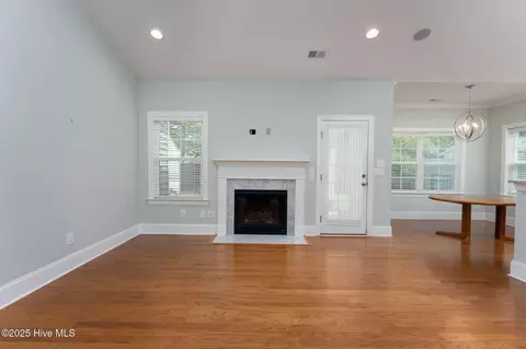 Living - 176 Collins Way, Hampstead, NC 28443 photo 2 of 5