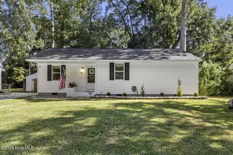 504 Oak Ln, Jacksonville, NC 28540