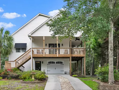 104 SW 30th St, Oak Island, NC 28465