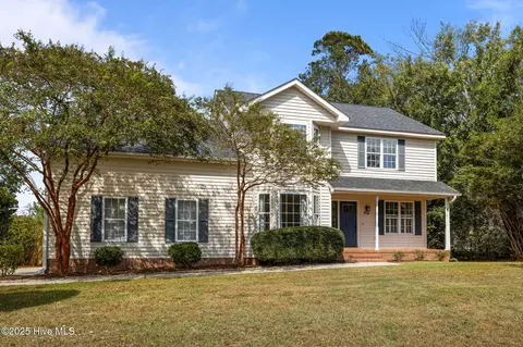 906 Ridge Water Blvd, Morehead City, NC 28557