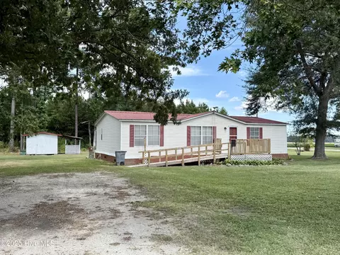 2061 Dymond City Rd, Jamesville, NC 27846