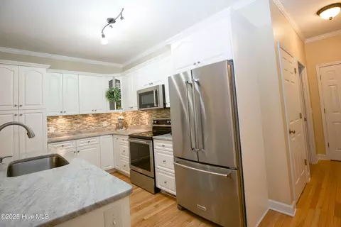 Kitchen - 3 Gingham Pl, Pinehurst, NC 28374 photo 5 of 5