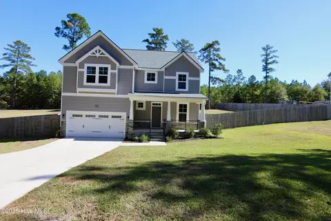 408 Gretchen Rd, West End, NC 27376