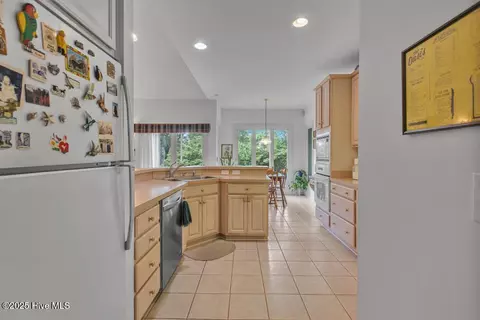 140 Circle Dr, Hampstead, NC 28443 photo 13