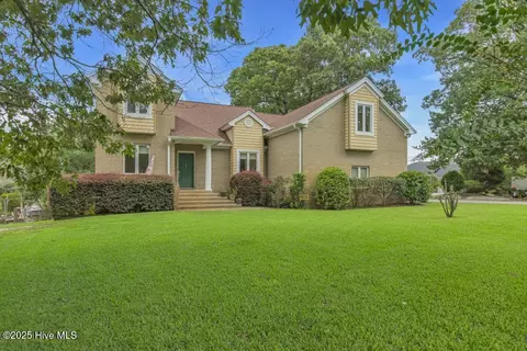 140 Circle Dr, Hampstead, NC 28443