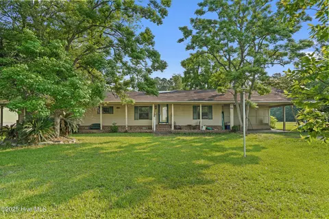 670 Calabash Rd NW, Calabash, NC 28467