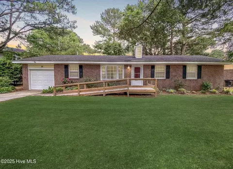 1710 Aydlett Cir, Elizabeth City, NC 27909