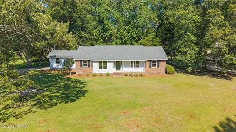 3422 Stratford Rd, Trent Woods, NC 28562