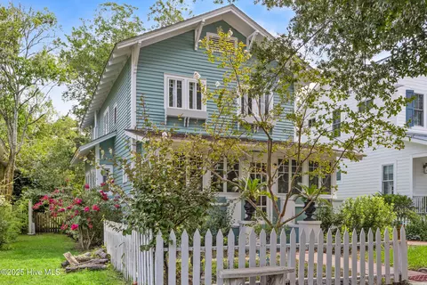 109 S Atlantic Ave, Southport, NC 28461