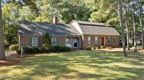 1002 Indianhead Cir, Snow Hill, NC 28580