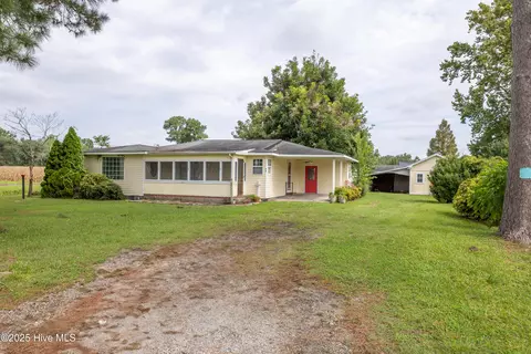 46 Herring St, Turkey, NC 28393