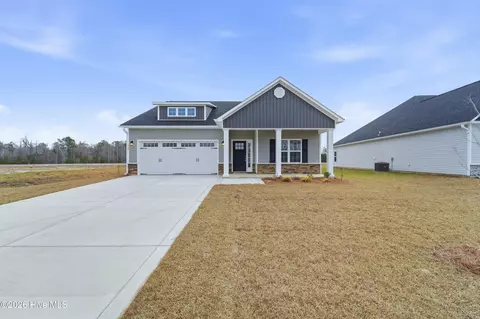 727 Regiment Rd, Jacksonville, NC 28546