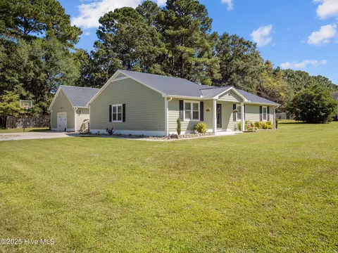 344 Riggs Rd, Hubert, NC 28539 photo 2