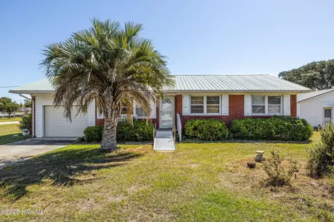 124 Stewart Rd, Harkers Island, NC 28531