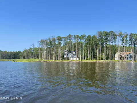 110 Morning Glory Ln, Aurora, NC 27806