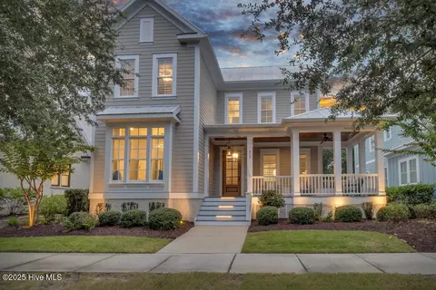 814 Midnight Channel Rd, Wilmington, NC 28403