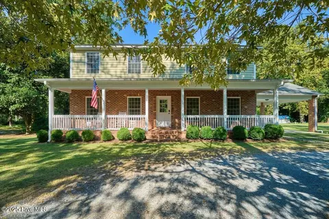 230 Oakwood Dr, Vass, NC 28394