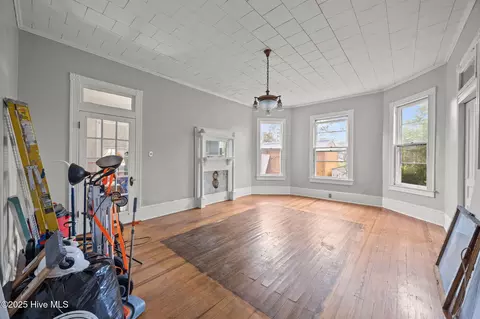 Living - 675 Second St, Ayden, NC 28513 photo 3 of 4