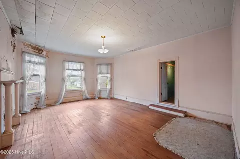 Bedroom - 675 Second St, Ayden, NC 28513 photo 5 of 9