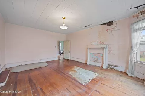 Bedroom - 675 Second St, Ayden, NC 28513 photo 6 of 9
