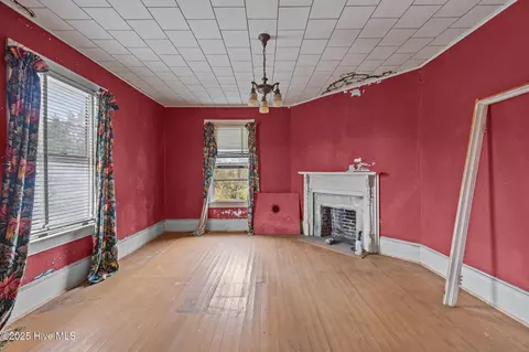 Bedroom - 675 Second St, Ayden, NC 28513 photo 3 of 9