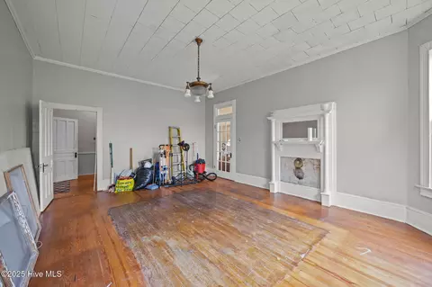 Living - 675 Second St, Ayden, NC 28513 photo 4 of 4