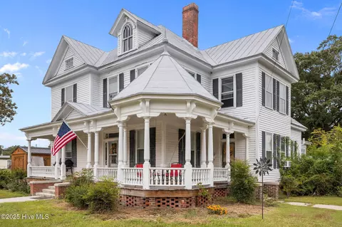 Exterior - 675 Second St, Ayden, NC 28513 photo 6 of 12
