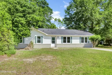 410 Millhouse Rd, Castle Hayne, NC 28429