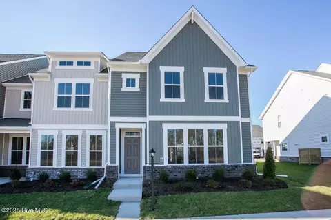 1417 Goldsboro Ave, Sanford, NC 27330