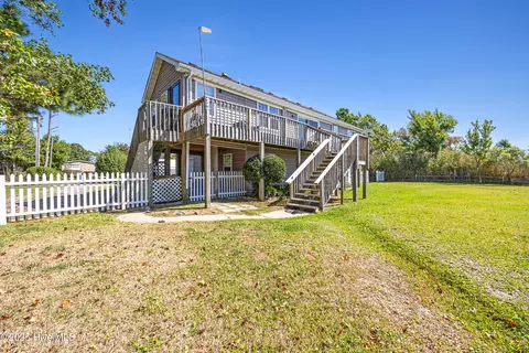 Exterior - 132 Edgewater Dr, Shiloh, NC 27974 photo 2 of 8