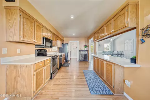 Kitchen - 132 Edgewater Dr, Shiloh, NC 27974 photo 2 of 4