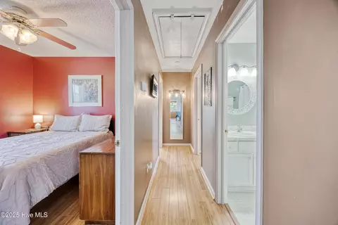 Entry Way - 132 Edgewater Dr, Shiloh, NC 27974 photo 3 of 6