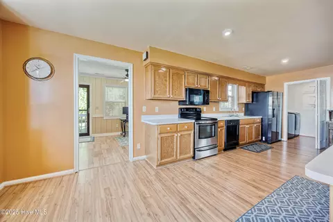 Kitchen - 132 Edgewater Dr, Shiloh, NC 27974 photo 1 of 4
