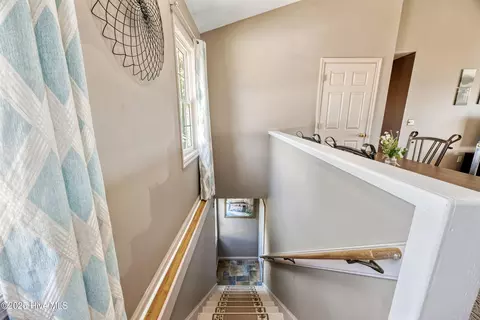 Entry Way - 132 Edgewater Dr, Shiloh, NC 27974 photo 4 of 6