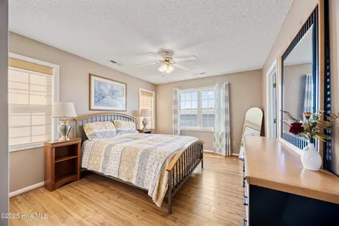 Bedroom - 132 Edgewater Dr, Shiloh, NC 27974 photo 2 of 6