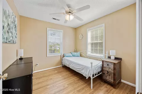 Bedroom - 132 Edgewater Dr, Shiloh, NC 27974 photo 6 of 6