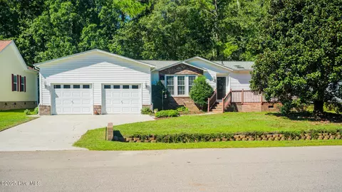 978 Palmer Dr, Calabash, NC 28467