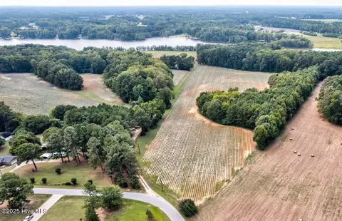 5512 Leon Rd, Nashville, NC 27856