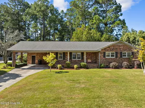 3218 N Waverly St, Farmville, NC 27828